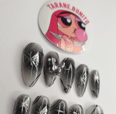 تفاوت بین ناخن مصنوعی و ناخن کاشت