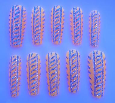 معرفی کامل فرم‌های ناخن مصنوعی | راهنمای انتخاب با ترانه بونیتو